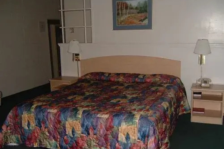 BUDGET MOTEL