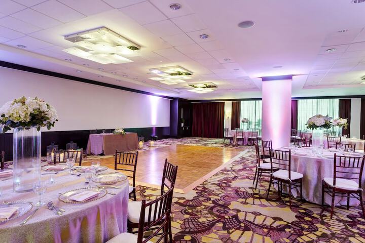Ballroom/Hall 113 of 115
