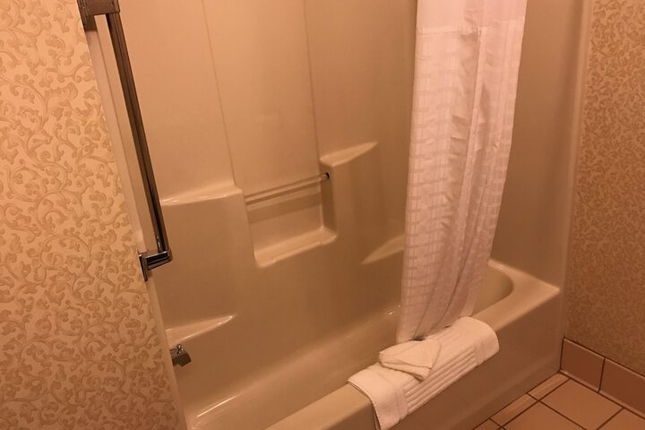 Room 25 of 34