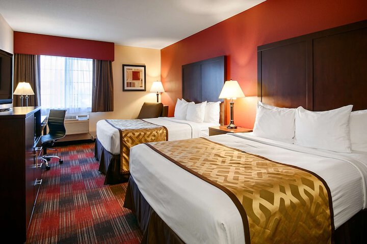 Best Western Dallas Inn & Suites