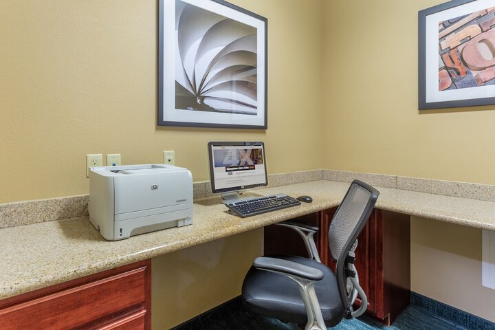 Business Center 29 of 29
