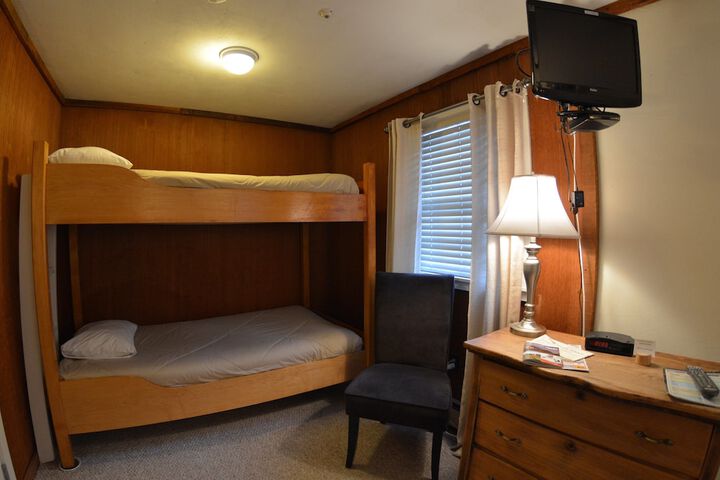 Room 6 of 38
