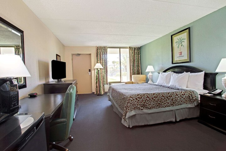 Room 21 of 24
