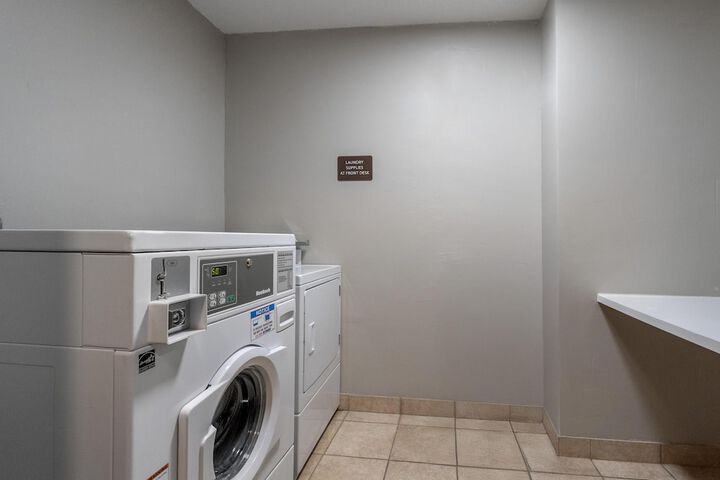 Best Western Fremont / Angola I-80/90 Toll Road