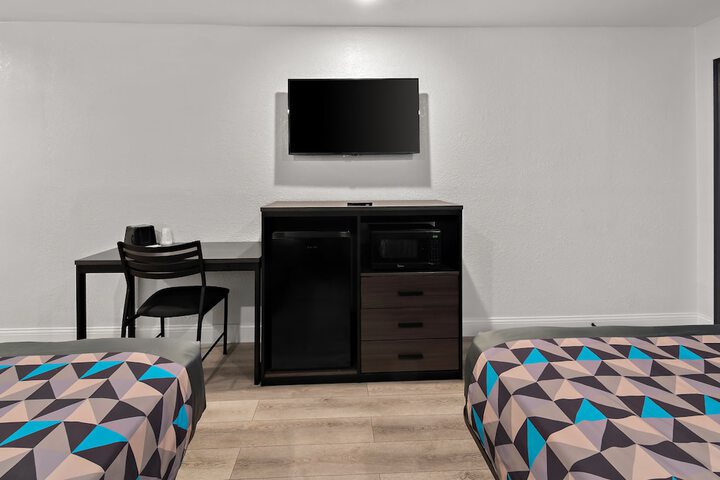 Room 9 of 24