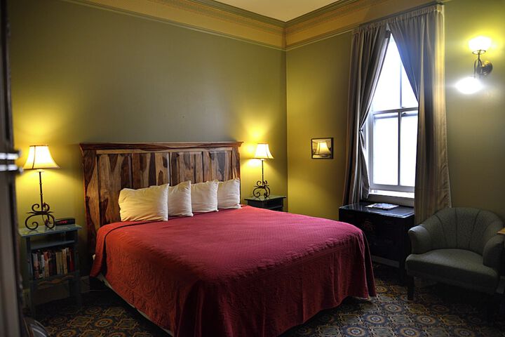 Room 12 of 19