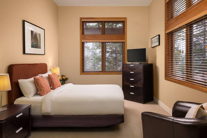 Room 28 of 65