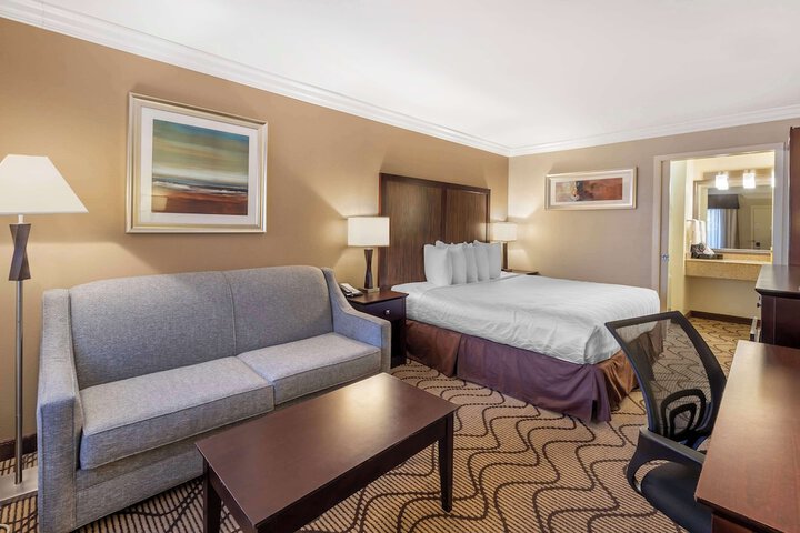 Room 16 of 79
