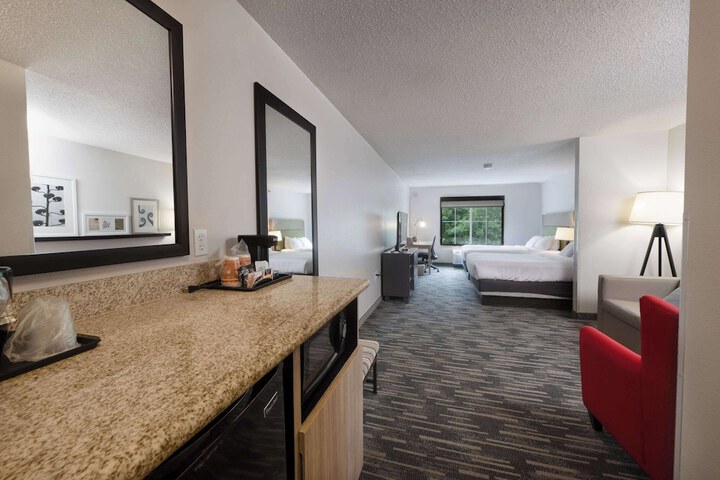 Country Inn & Suites by Radisson Lake George (Queensbury), NY