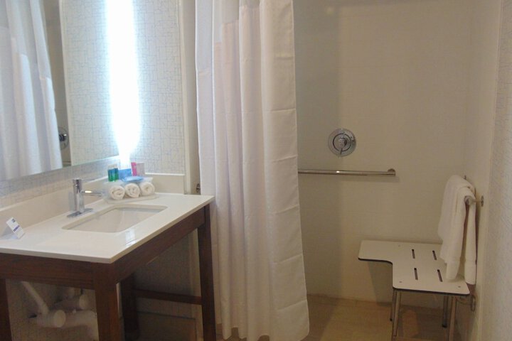 Room 62 of 84