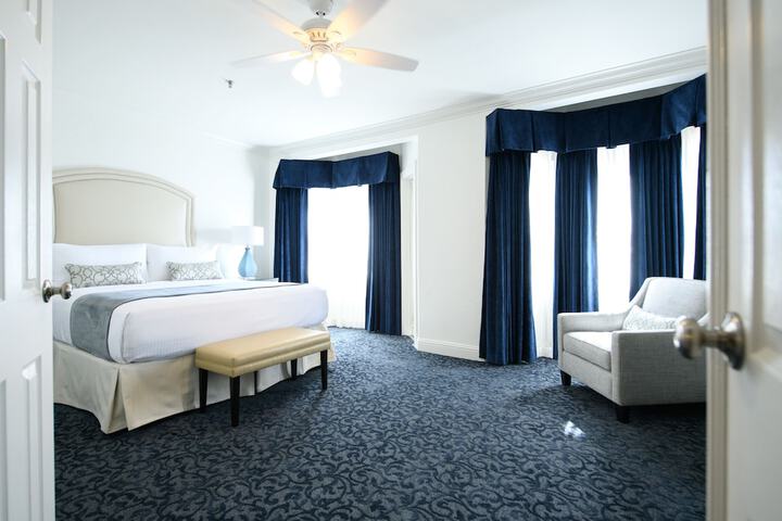 Room 61 of 118