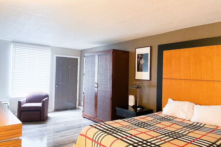 Room 15 of 35