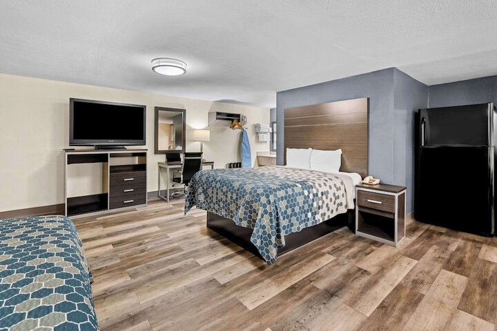 Room 16 of 24