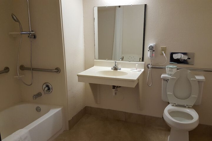 Room 35 of 47