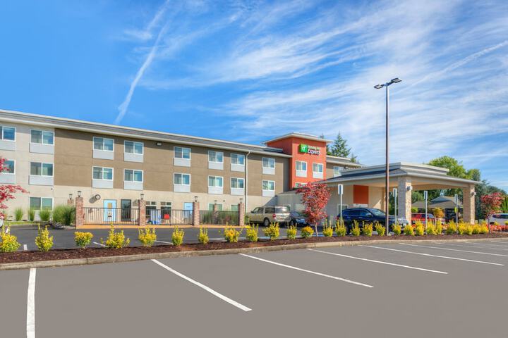 Holiday Inn Express Newberg - Wine Country by IHG