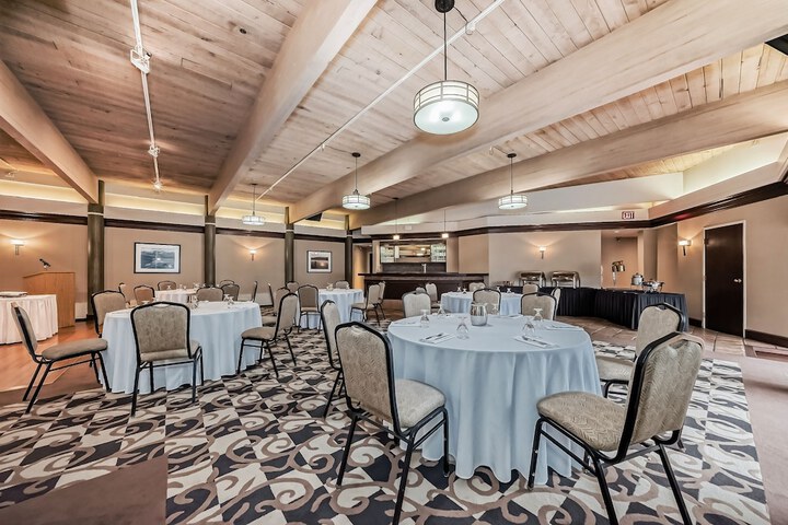 Ballroom/Hall 100 of 116