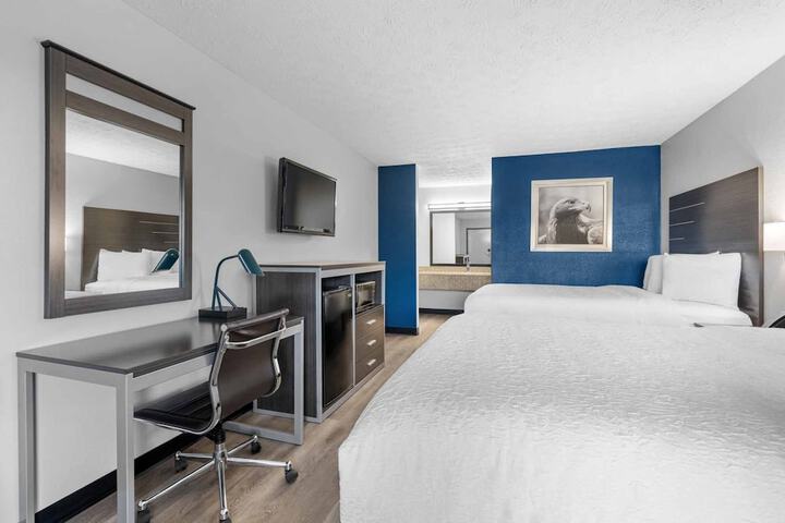 Room 8 of 13
