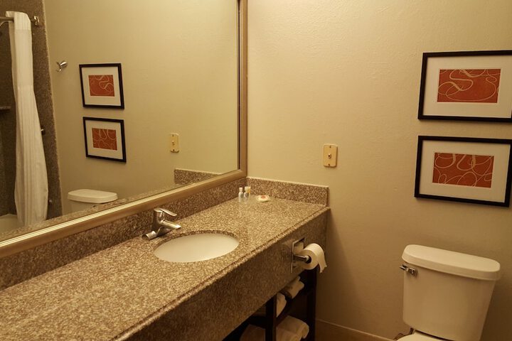 Room 18 of 33