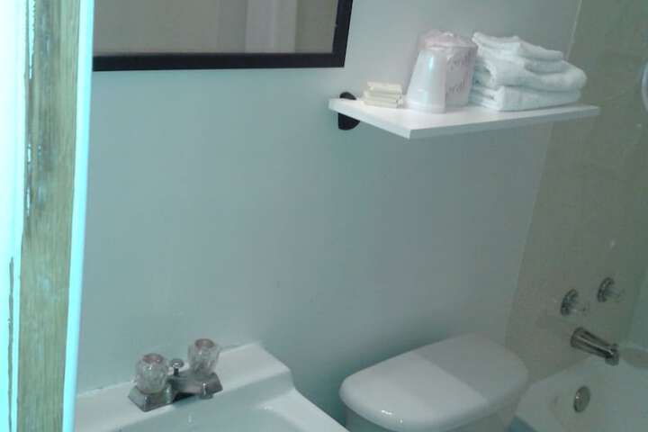 Room 7 of 10