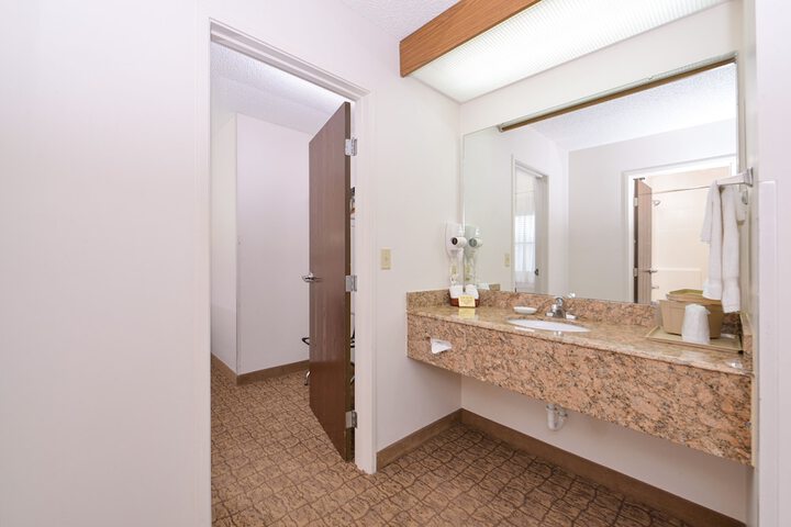 Briarwood Inn of Geneva