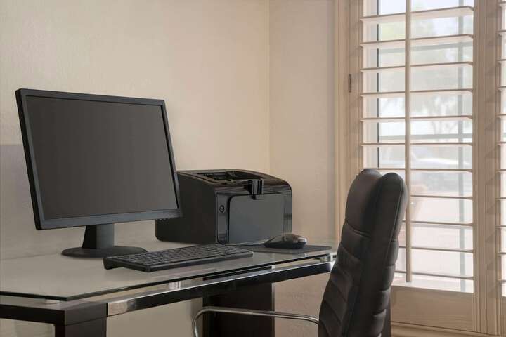 Business Center 82 of 82