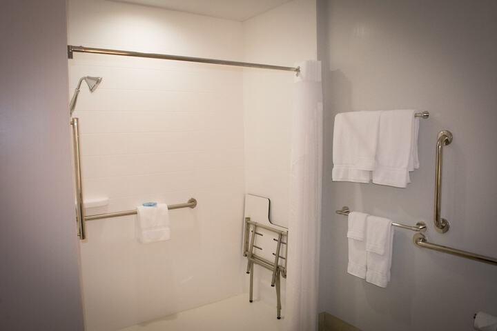 Holiday Inn Express and Suites West Memphis by IHG