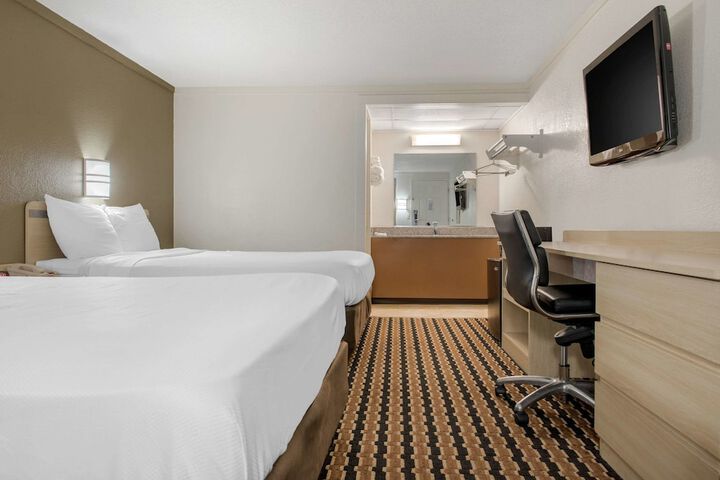 Room 18 of 36