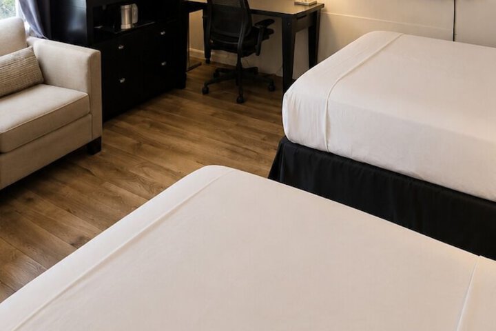 H & H Motor Lodge