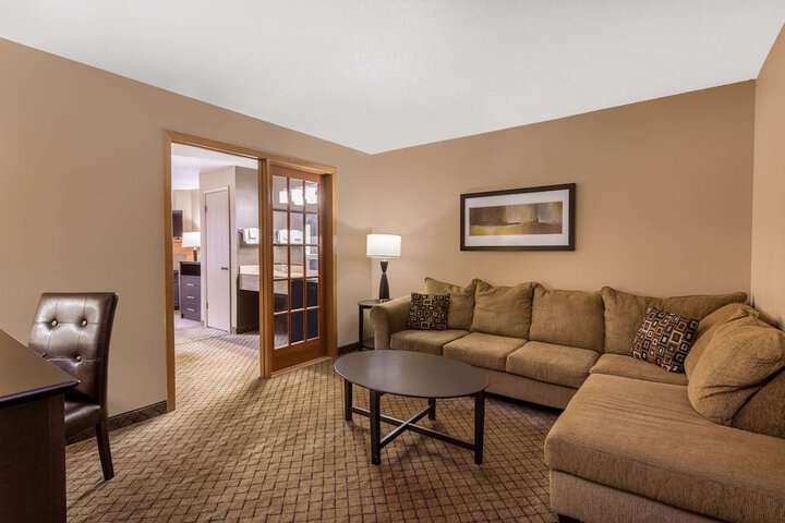 AmericInn by Wyndham Hartford WI
