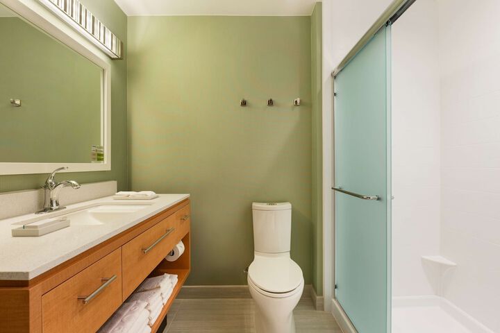 Room 17 of 26