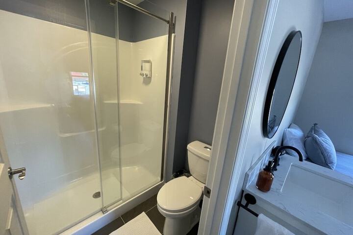 Room 7 of 11