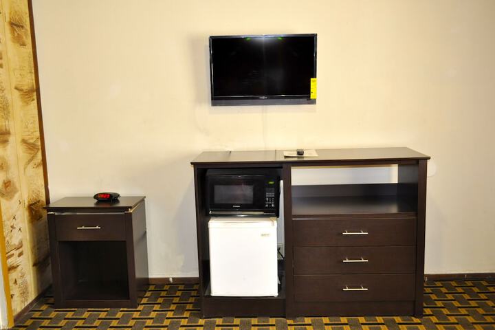Room 6 of 32