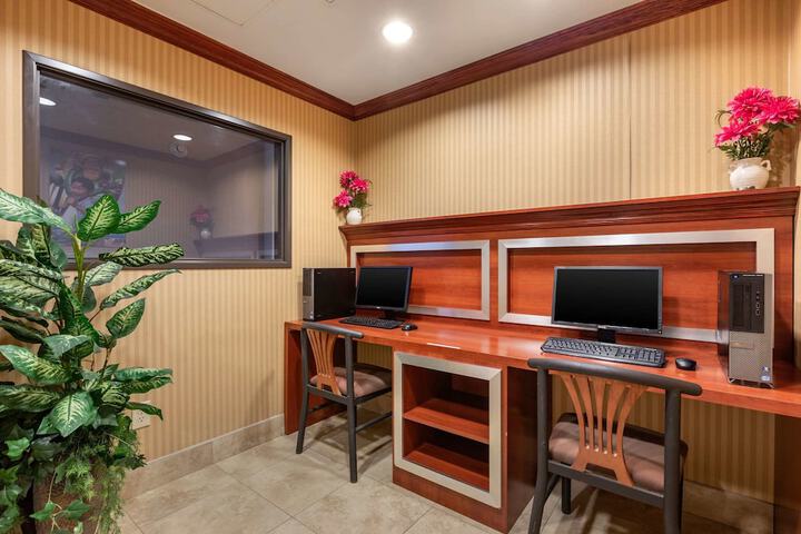 Business Center 45 of 45