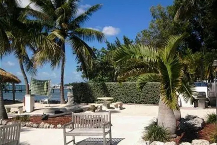 LOOKOUT LODGE RESORT