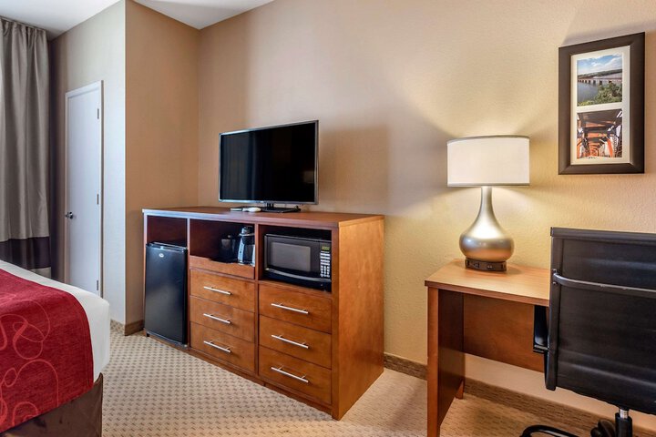 Comfort Suites Florence Shoals Area
