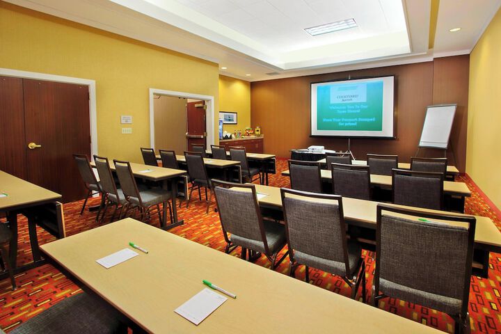 Courtyard by Marriott Oakland Downtown