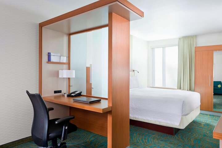 Room 13 of 19