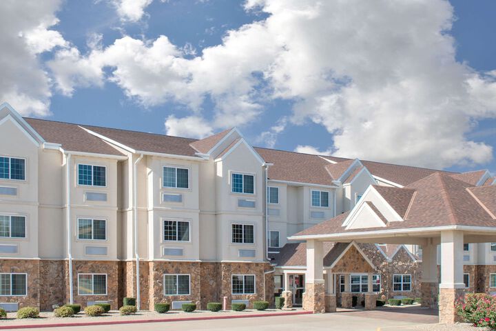 Microtel Inn & Suites by Wyndham Quincy Downtown / River Area