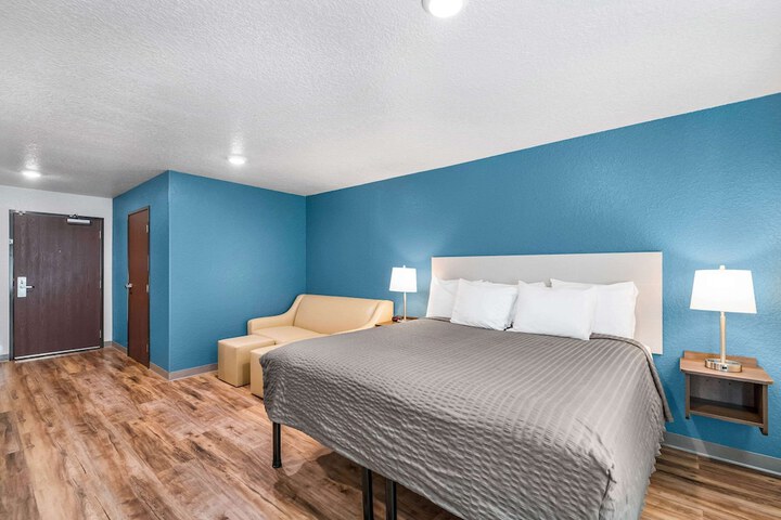 Room 26 of 34