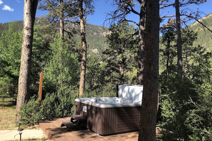 Rocky Mountain Lodge