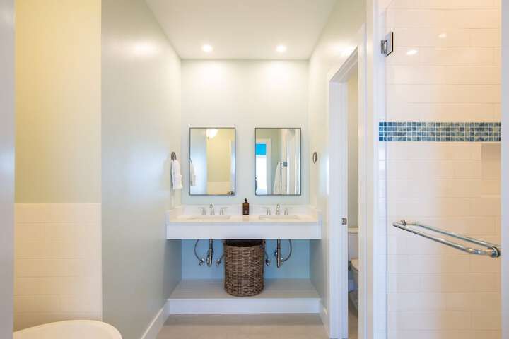 Oceans Eye by Avantstay Beach Front Home w / Roof Top Pool & Putting Green!