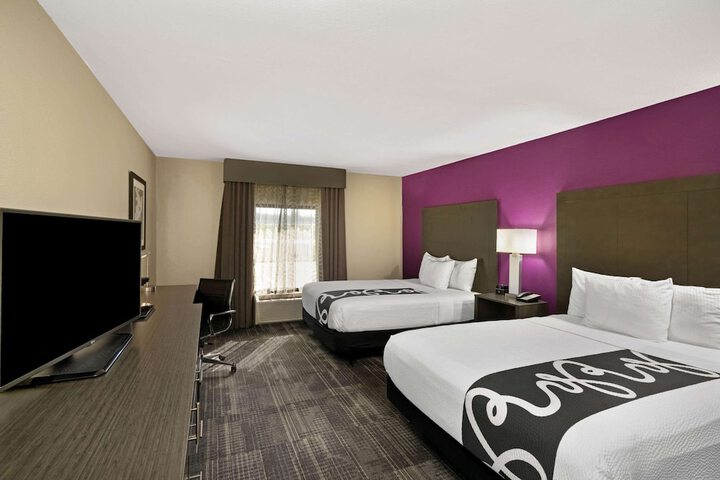 Room 21 of 34