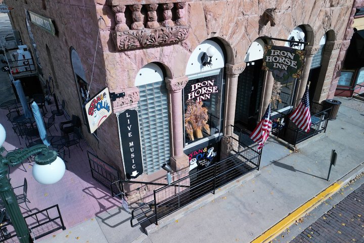 Historic Iron Horse Inn