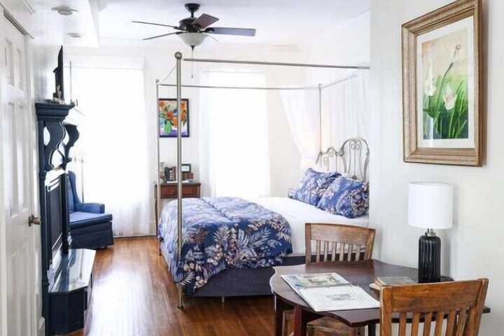 Room 9 of 48