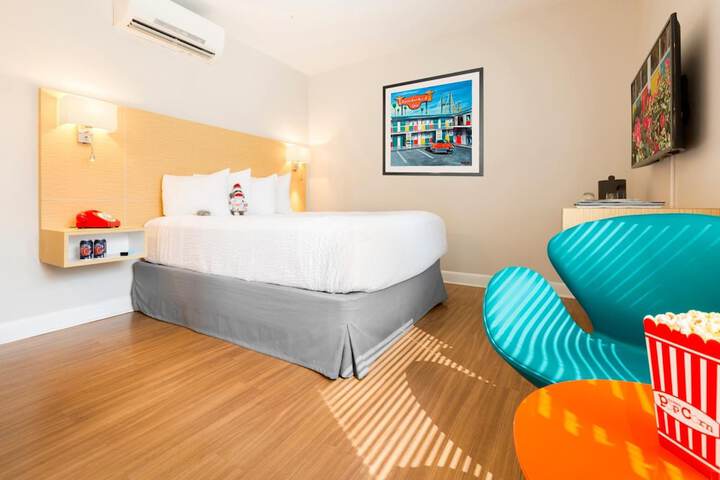 Room 27 of 39