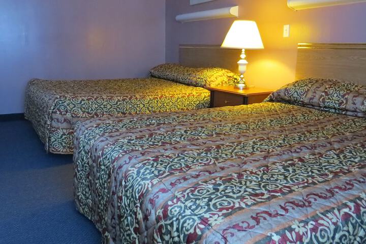 Room 7 of 12