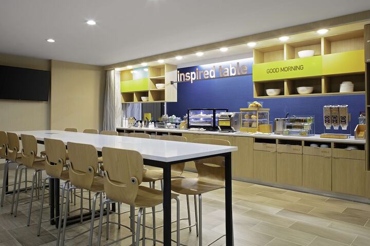 Breakfast/Coffee Service 25 of 30