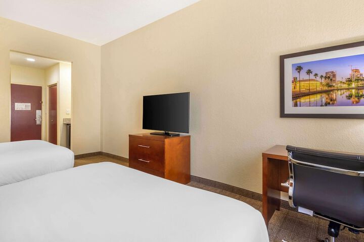 Room 15 of 60