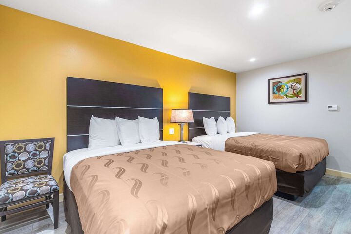 Room 10 of 30