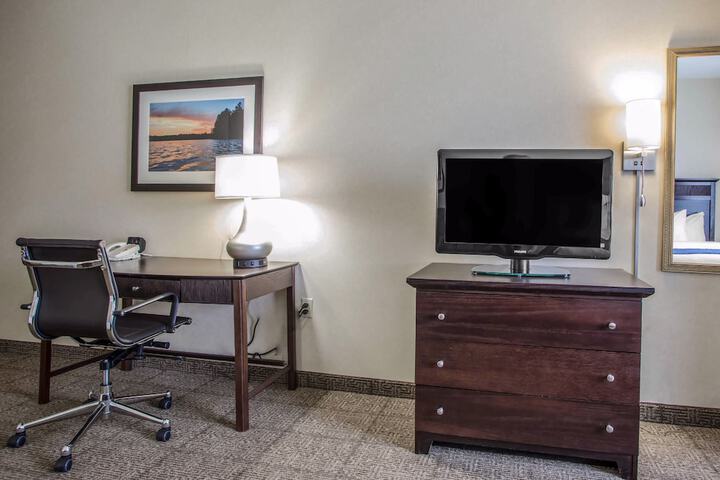 Comfort Suites Lake Geneva East